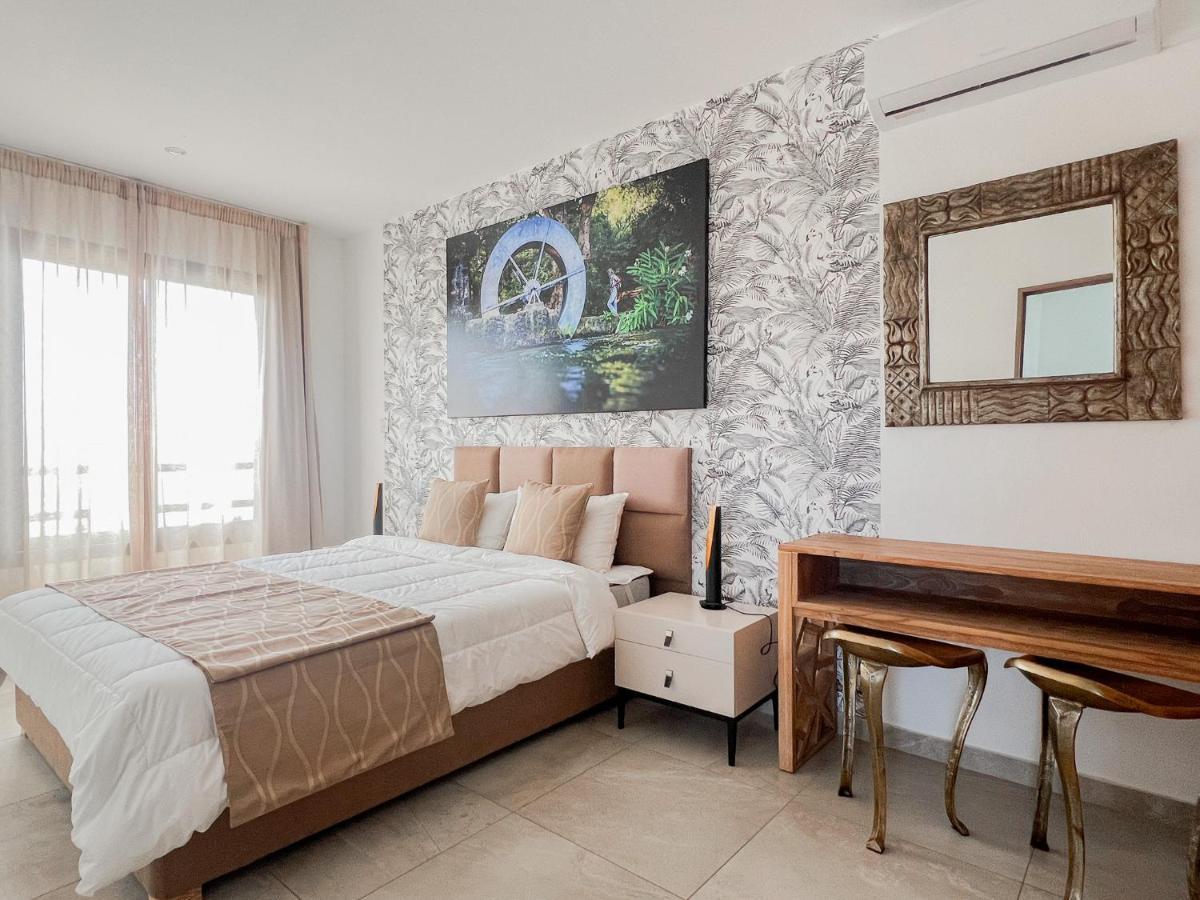 Residence Celestial - Premium 3 Bedrooms Villa With Volcanic Stone Pool Grand Bay Εξωτερικό φωτογραφία
